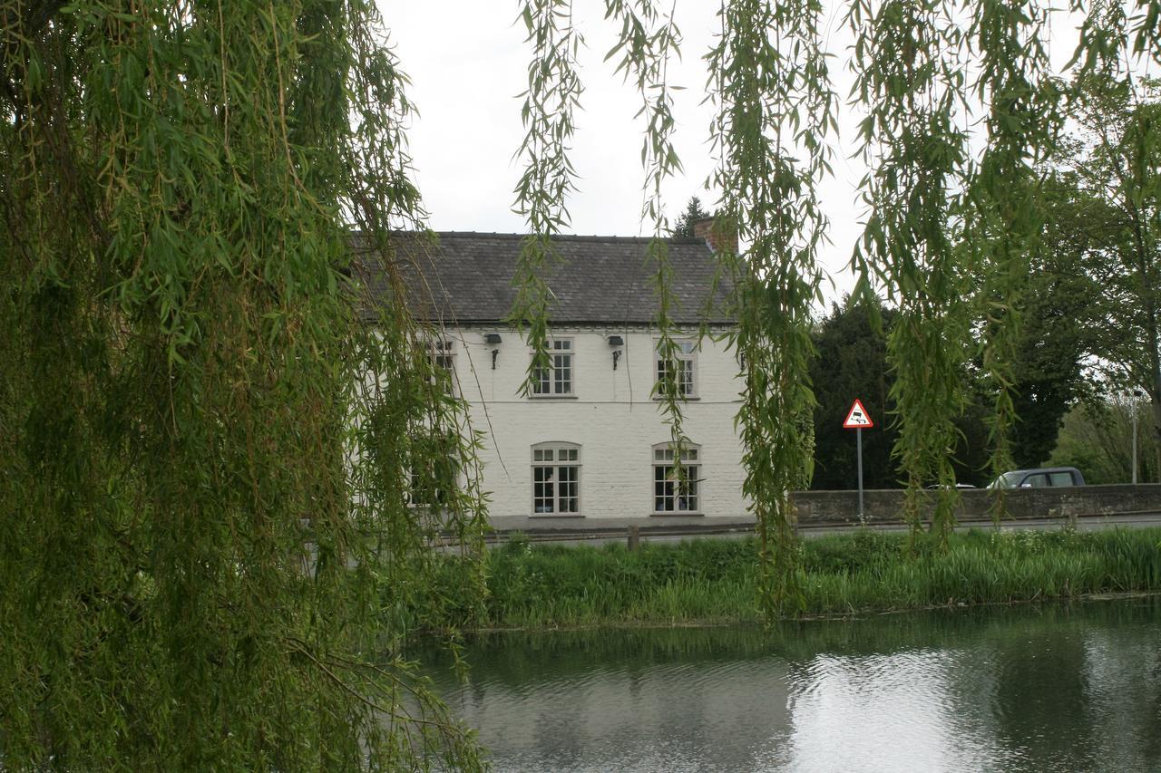 Ye Olde Boote Inn Oswestry Exterior photo