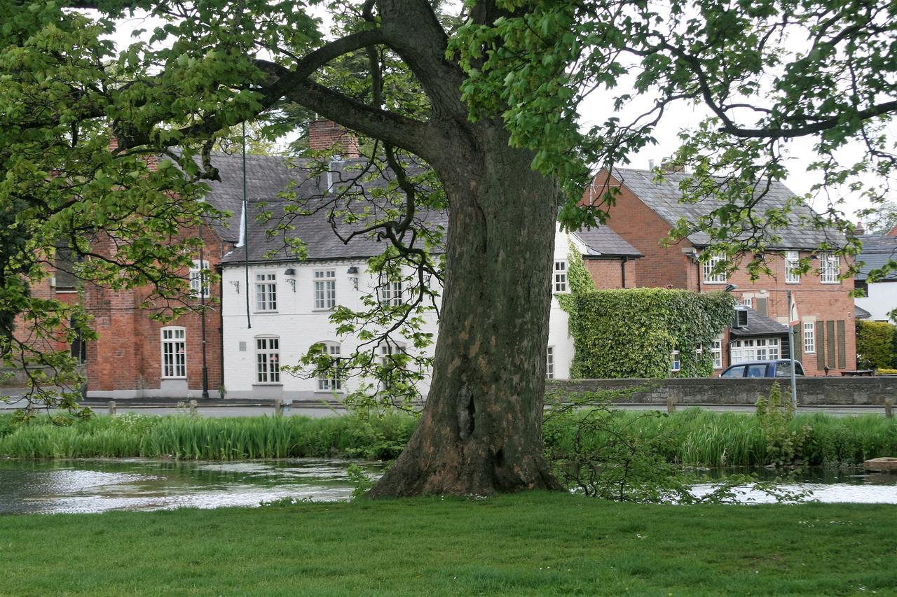 Ye Olde Boote Inn Oswestry Exterior photo